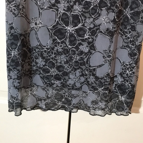 Believe Petite Size 8 Sleeveless Dress. Beautiful - Picture 4 of 5